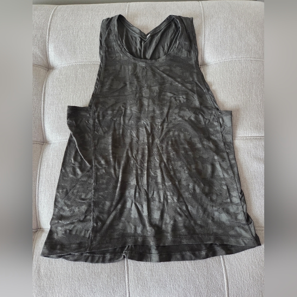 Lululemon Athletica Camo  Sleeveless Women's Top Sz.6